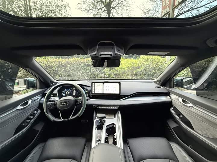 Фото 4 - Geely Preface