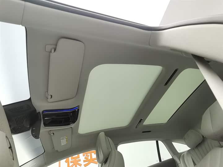 Фото 14 - Mercedes-Benz EQS