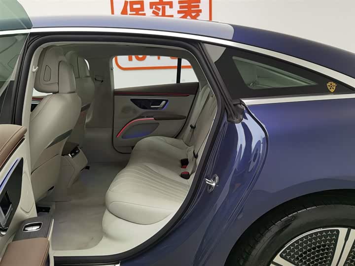 Фото 15 - Mercedes-Benz EQS