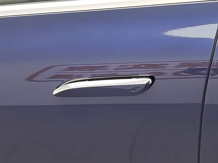 Фото 18 - Mercedes-Benz EQS