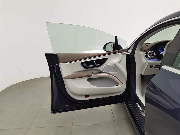 Фото 8 - Mercedes-Benz EQS