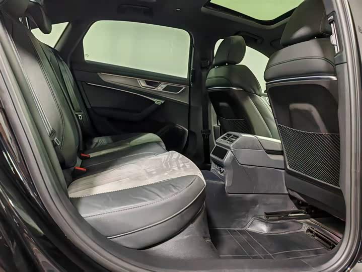 Фото 6 - Audi A6L