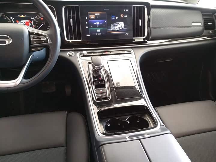 Фото 14 - GAC Trumpchi M8