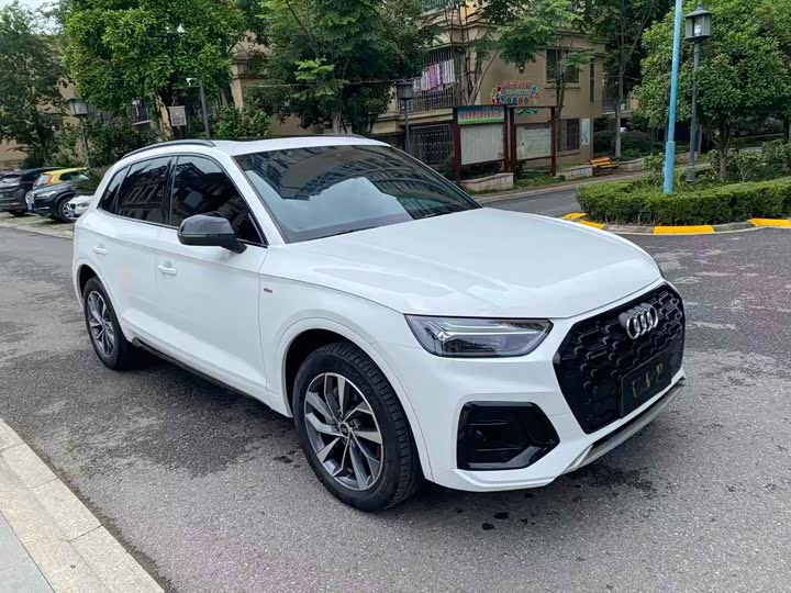 Фото 3 - Audi Q5L
