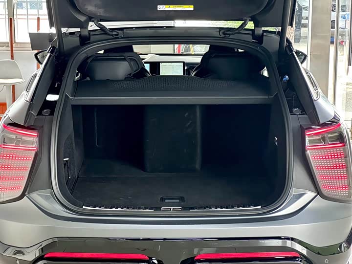 Фото 10 - HiPhi X