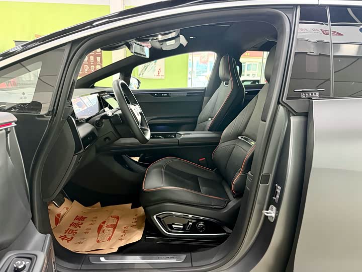 Фото 16 - HiPhi X