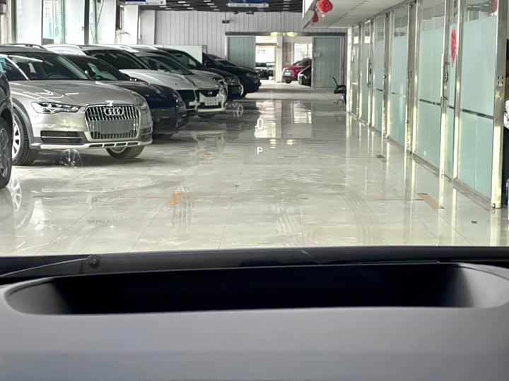 Фото 17 - HiPhi X