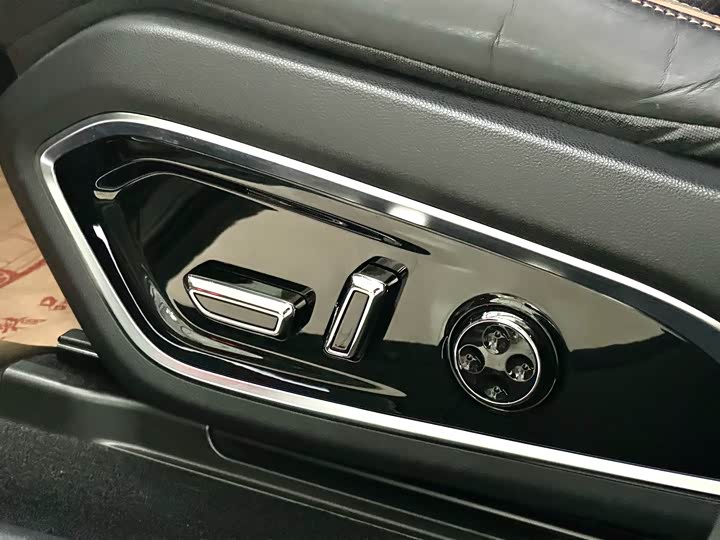 Фото 18 - HiPhi X