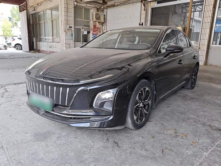 Фото 1 - Hongqi E-QM5