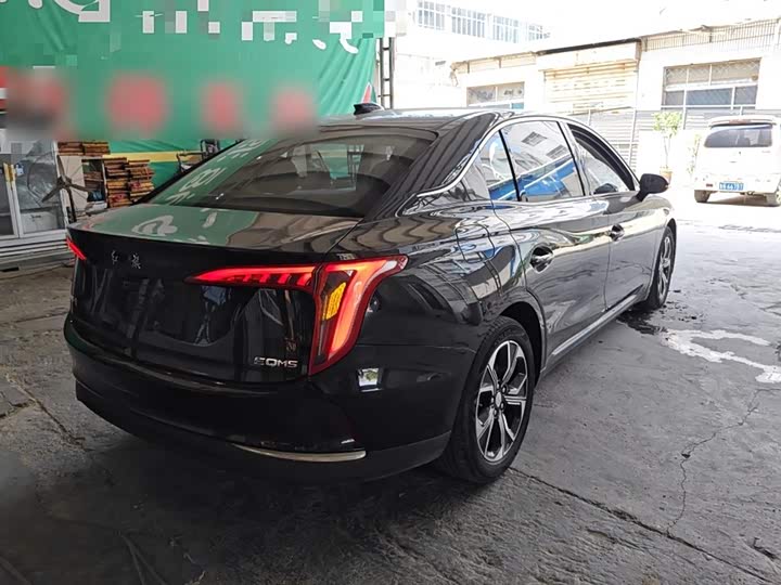 Фото 7 - Hongqi E-QM5