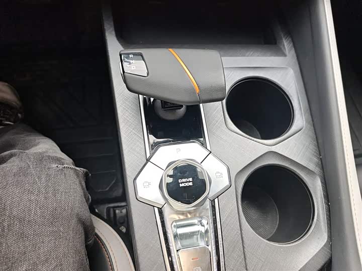 Фото 7 - Changan UNI-V