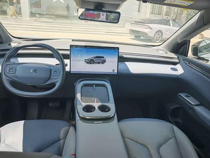 Фото 2 - XPeng G7