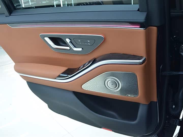 Фото 12 - Mercedes-Benz S-Class