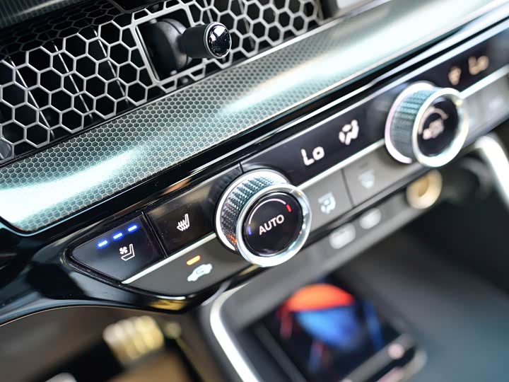 Фото 10 - Honda Breeze Hybrid