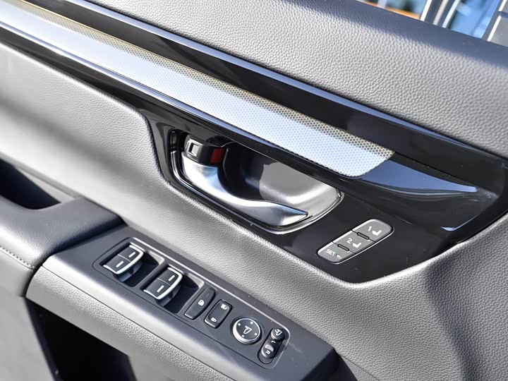 Фото 12 - Honda Breeze Hybrid