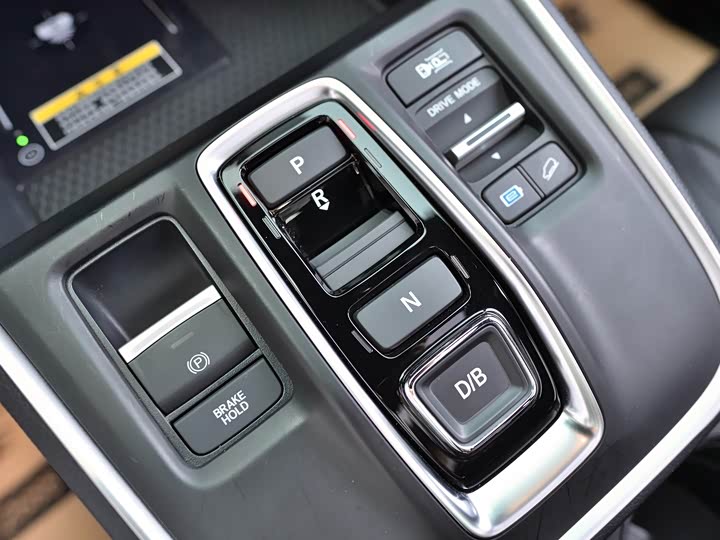 Фото 19 - Honda Breeze Hybrid