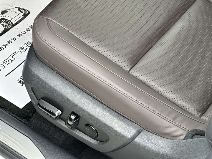 Фото 19 - Lexus RX Hybrid