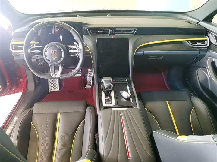 Фото 16 - Hongqi H6