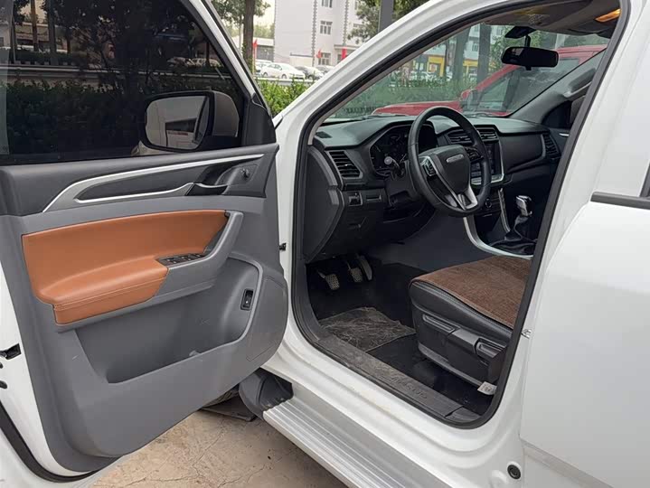 Фото 15 - Maxus T70