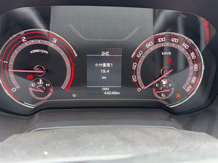 Фото 4 - Maxus T70