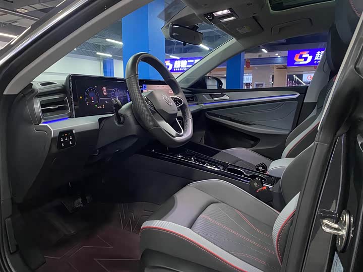 Фото 11 - Volkswagen Lamando L