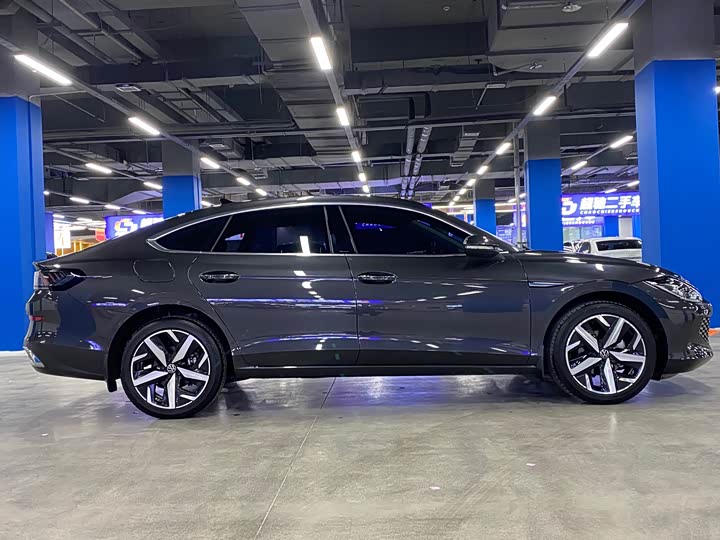 Фото 9 - Volkswagen Lamando L