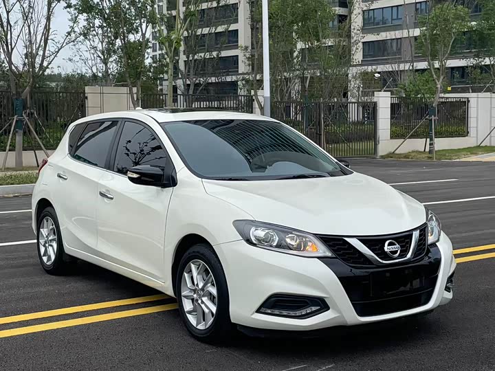 Фото 3 - Nissan Tiida