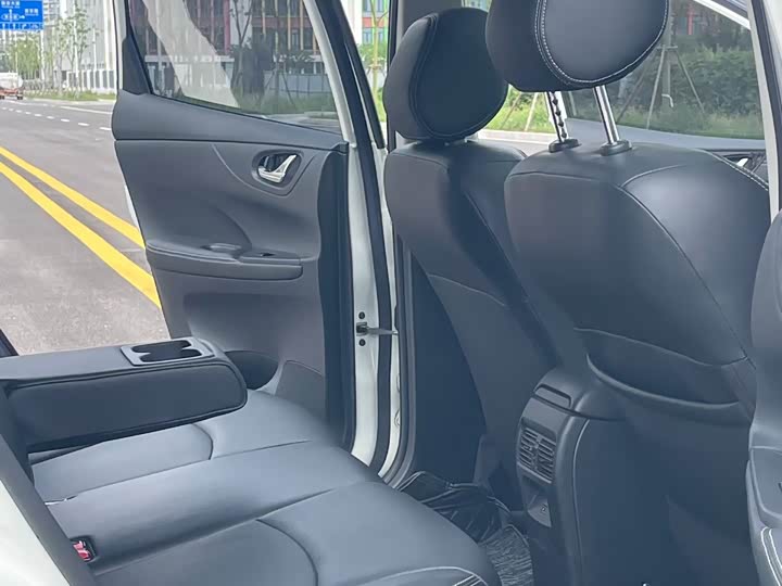 Фото 6 - Nissan Tiida