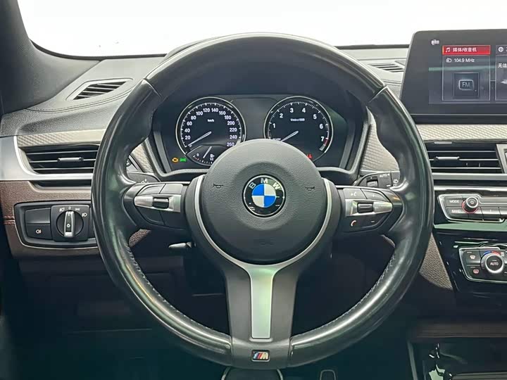 Фото 21 - BMW X2