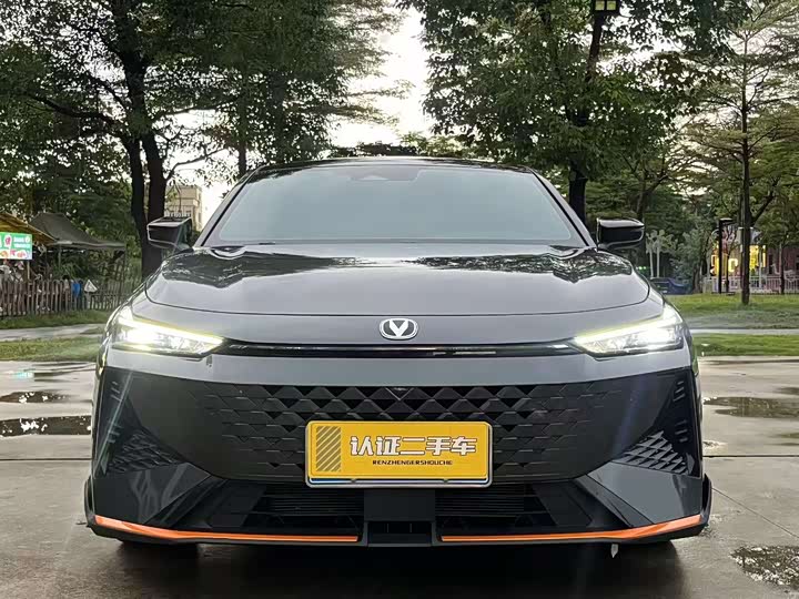 Фото 2 - Changan UNI-V