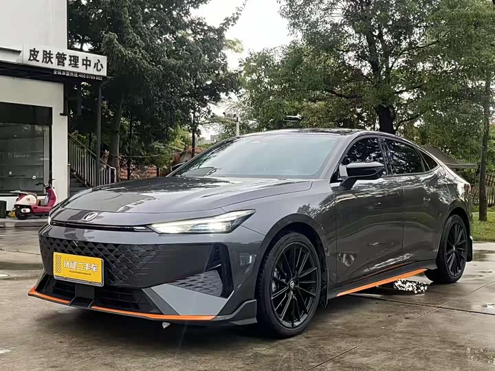 Фото 3 - Changan UNI-V