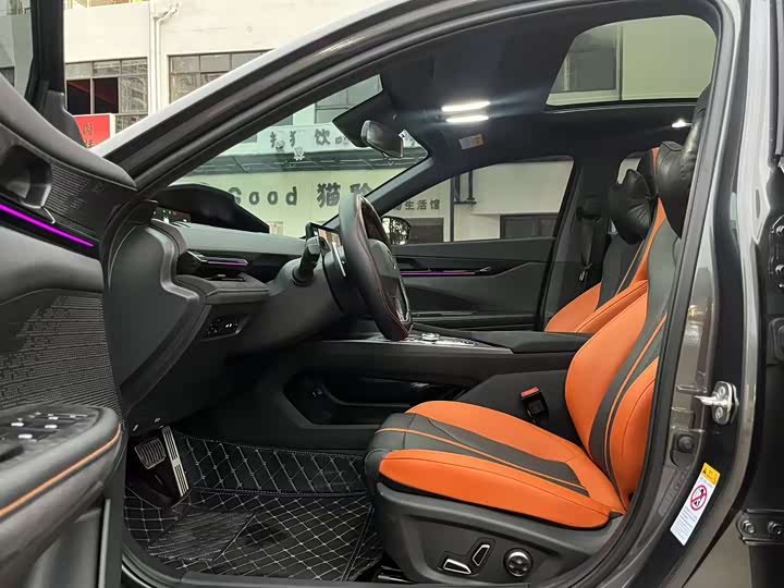 Фото 4 - Changan UNI-V