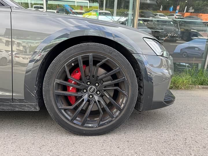 Фото 4 - Audi A6