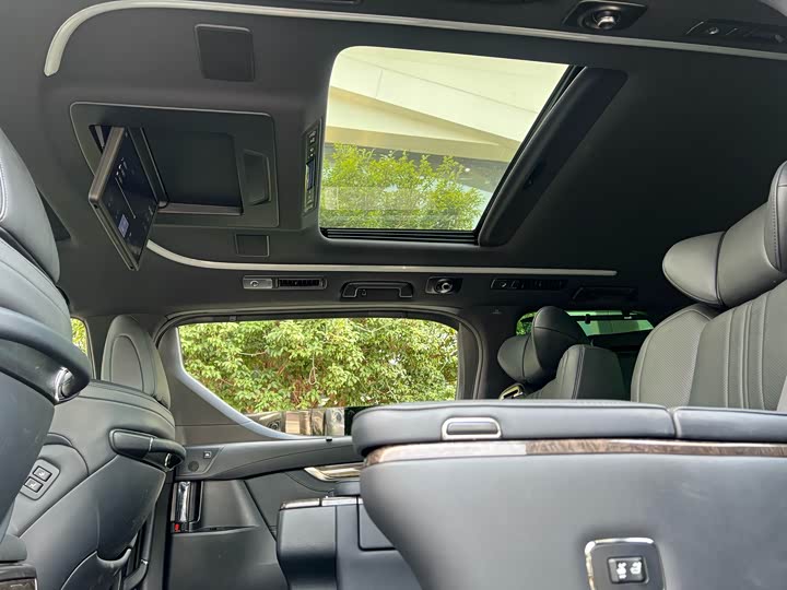 Фото 5 - Toyota Alphard