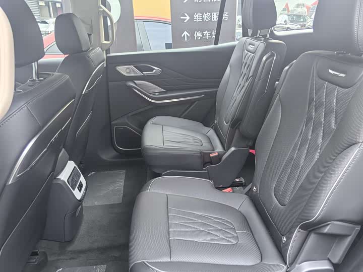 Фото 6 - Hongqi HS7 Hybrid