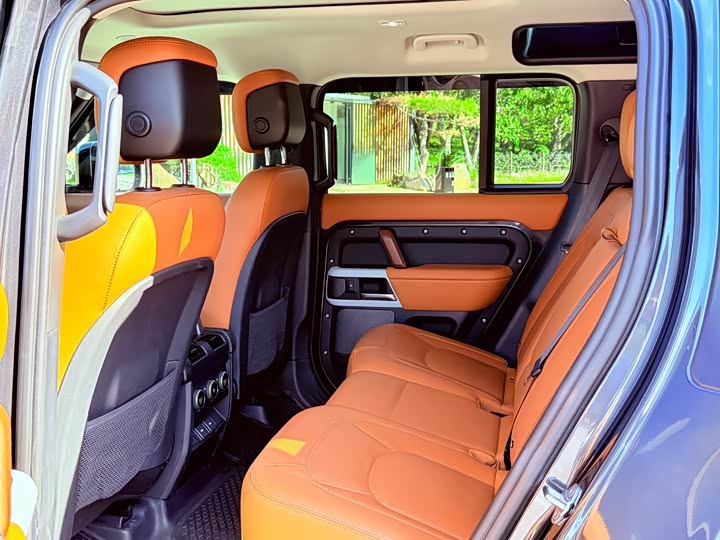 Фото 11 - Land Rover Defender