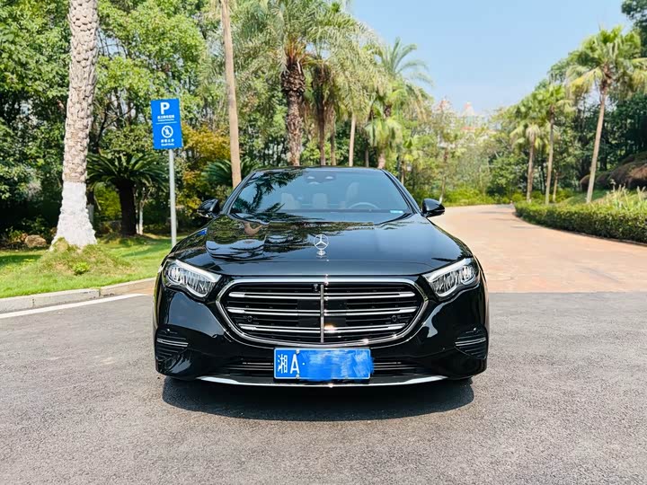 Фото 1 - Mercedes-Benz E-Class