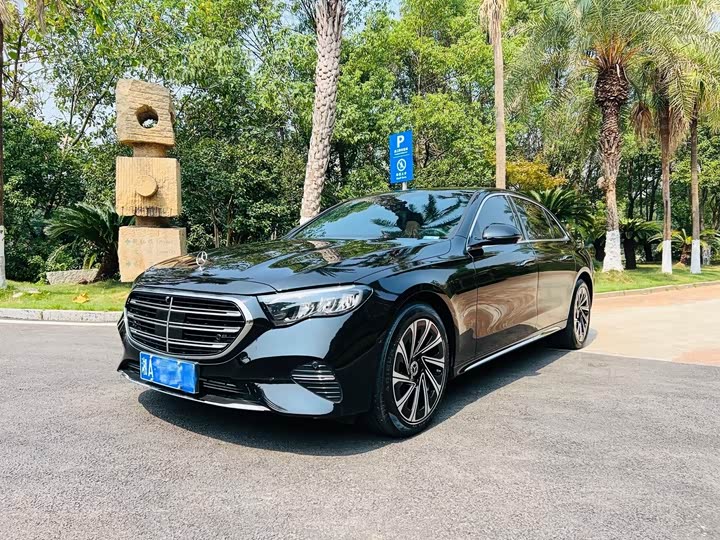 Фото 2 - Mercedes-Benz E-Class