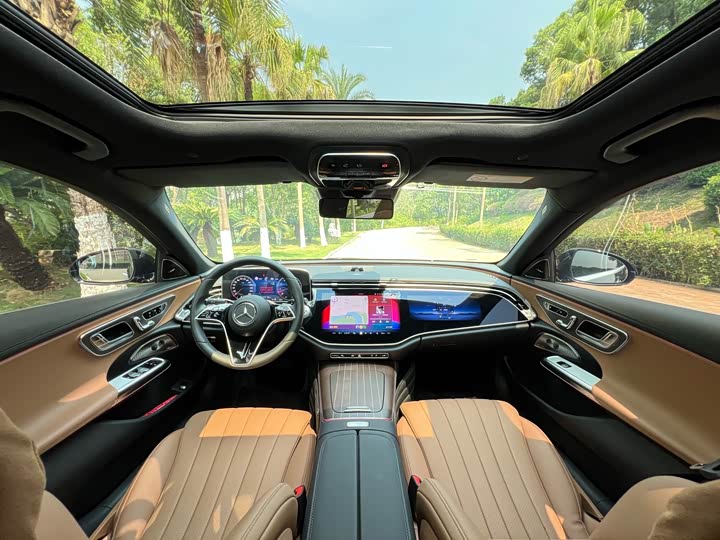 Фото 9 - Mercedes-Benz E-Class