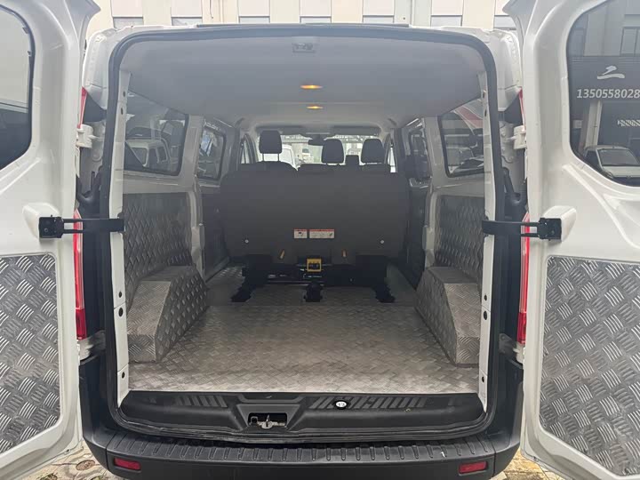 Фото 10 - Ford Transit