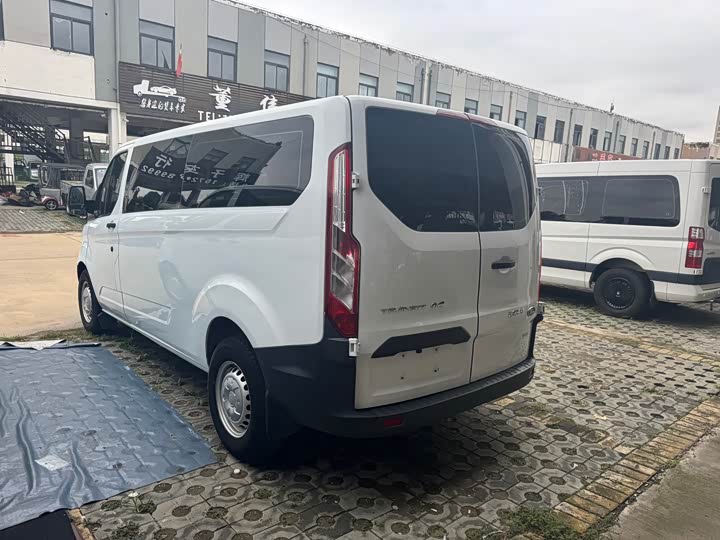 Фото 9 - Ford Transit