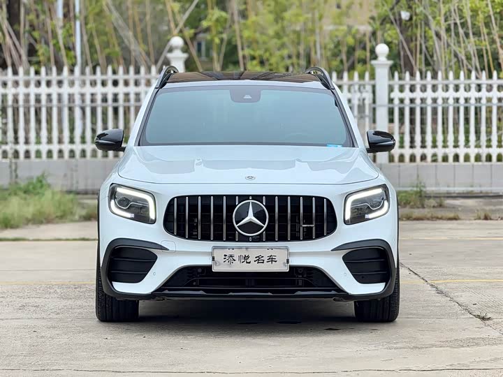 Фото 1 - Mercedes-Benz GLB-Class AMG