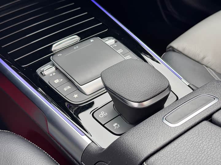 Фото 19 - Mercedes-Benz GLB-Class AMG