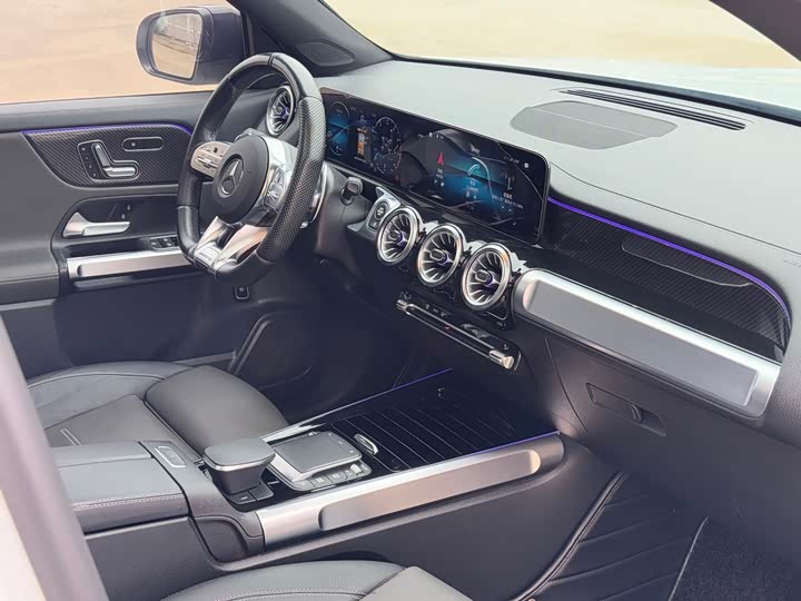 Фото 20 - Mercedes-Benz GLB-Class AMG