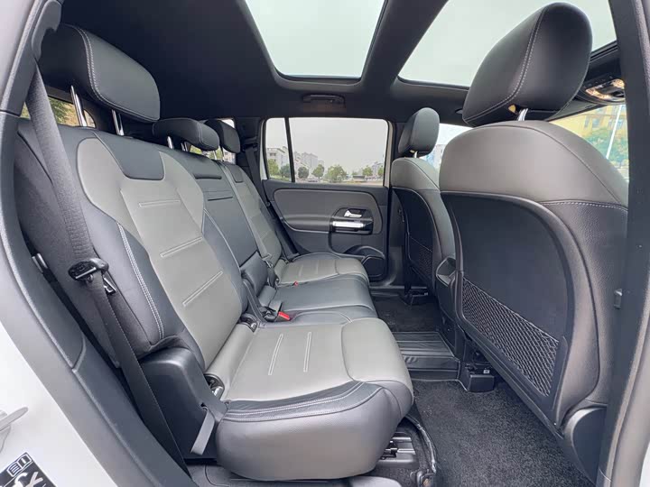 Фото 21 - Mercedes-Benz GLB-Class AMG