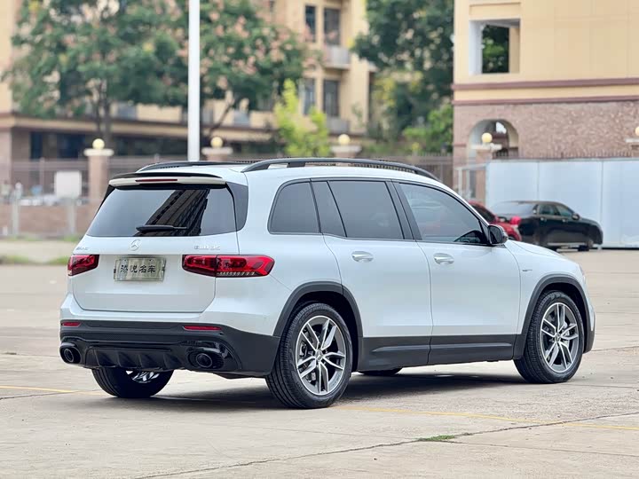 Фото 8 - Mercedes-Benz GLB-Class AMG