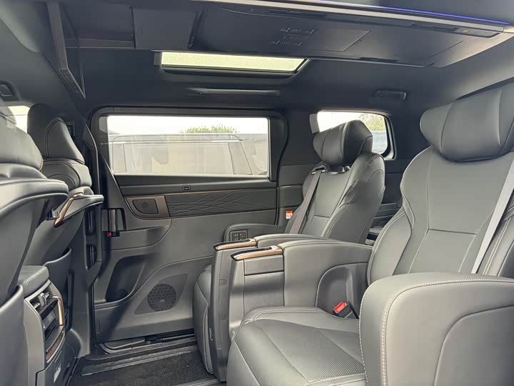 Фото 6 - Toyota Alphard