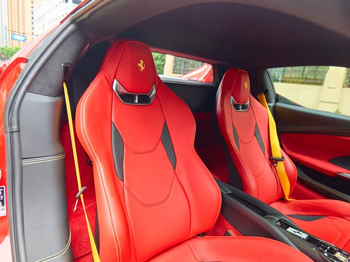 Photo 17 - Ferrari 296