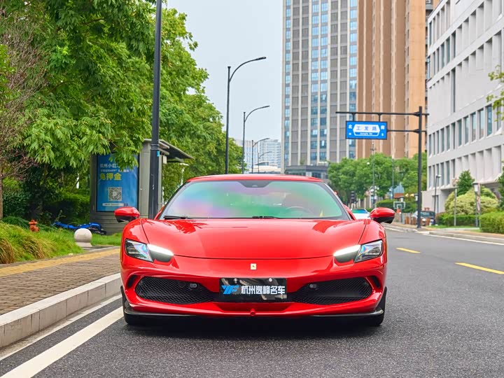 Photo 2 - Ferrari 296