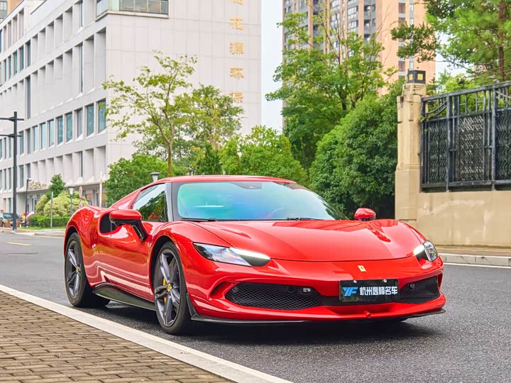 Photo 3 - Ferrari 296